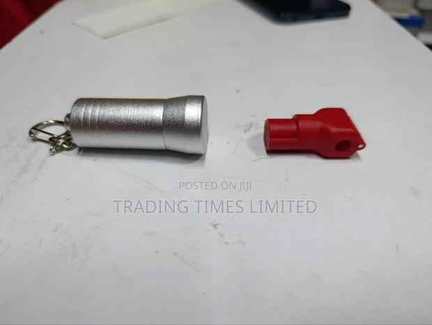 Display Lock and Key - thumbnail 2