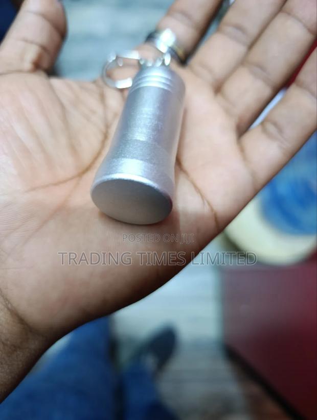 Display Lock and Key - thumbnail 3