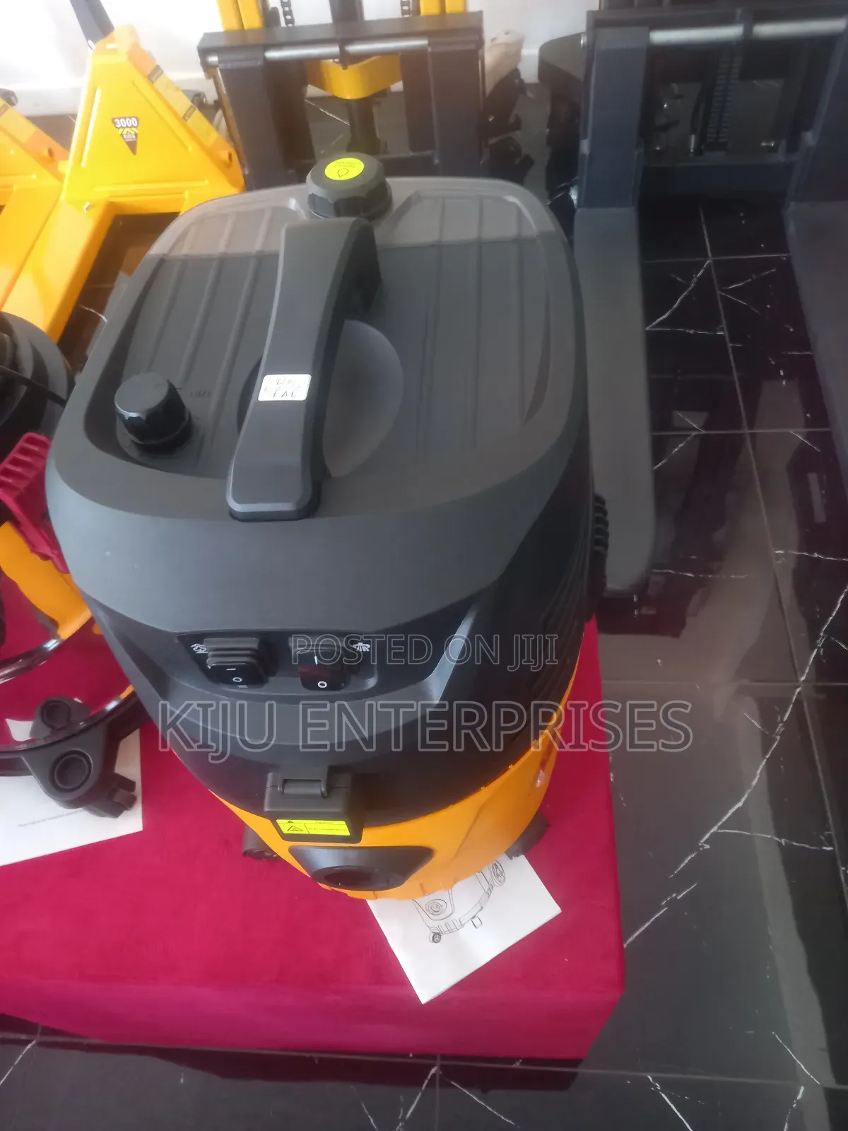 Vaccum Cleaner and Steam Available