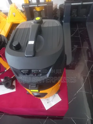 Vaccum Cleaner and Steam Available