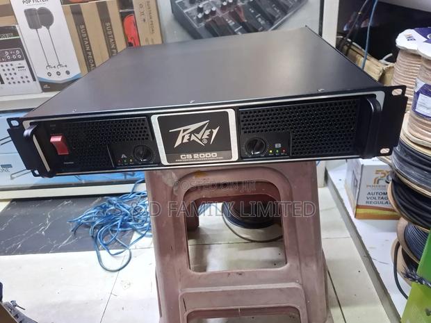 Peavey Cs 2000 Power Amplifier