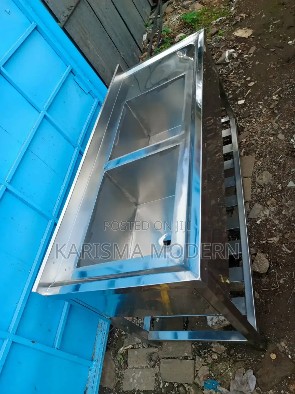 Double Sink With Channels