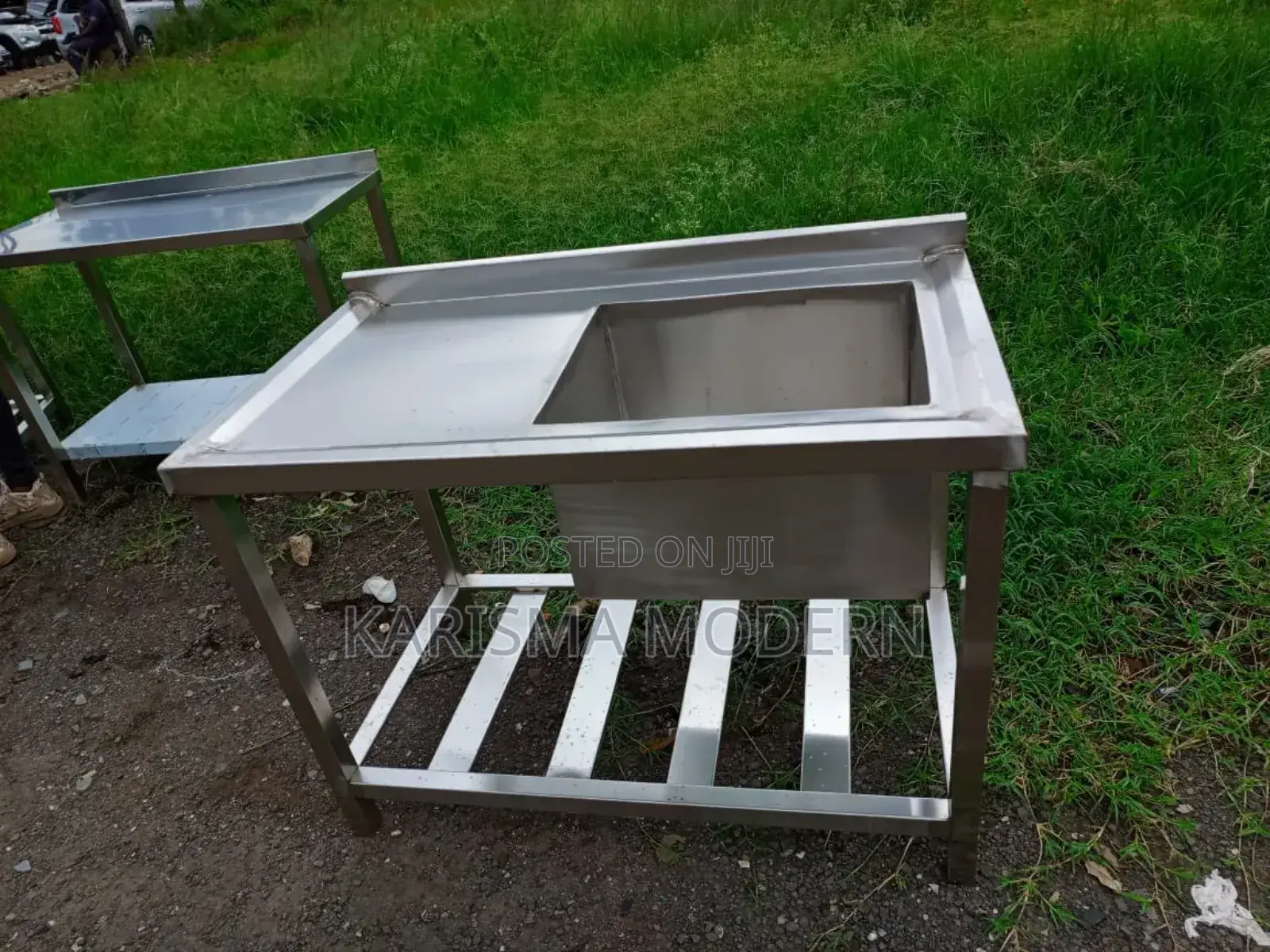 Single Sink With Channels