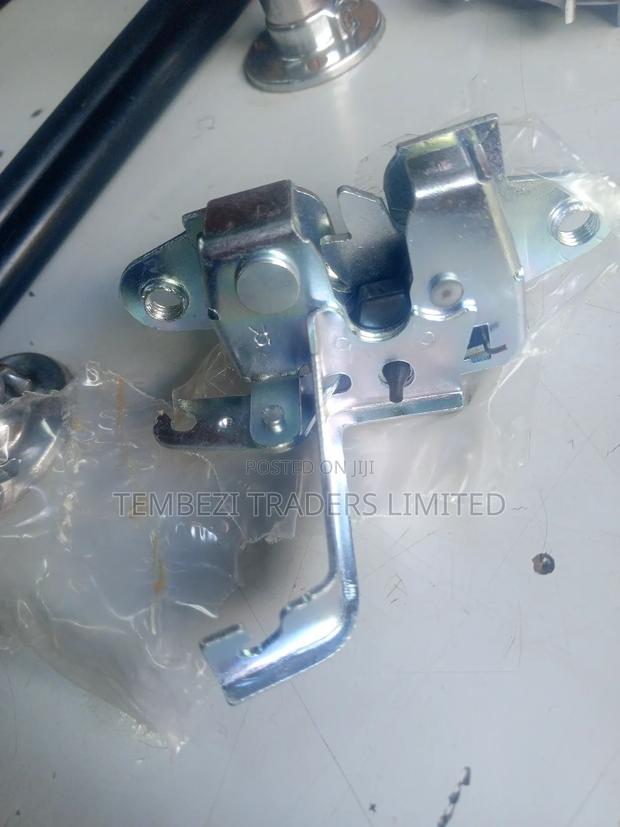 Tail Gate Lock Toyota Hilux Vigo - thumbnail 2
