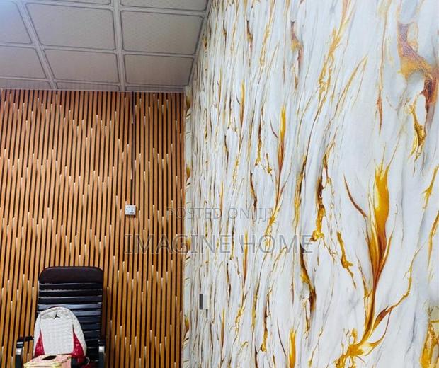 Fluted Wallpaper With Plain Wallpaper - main view