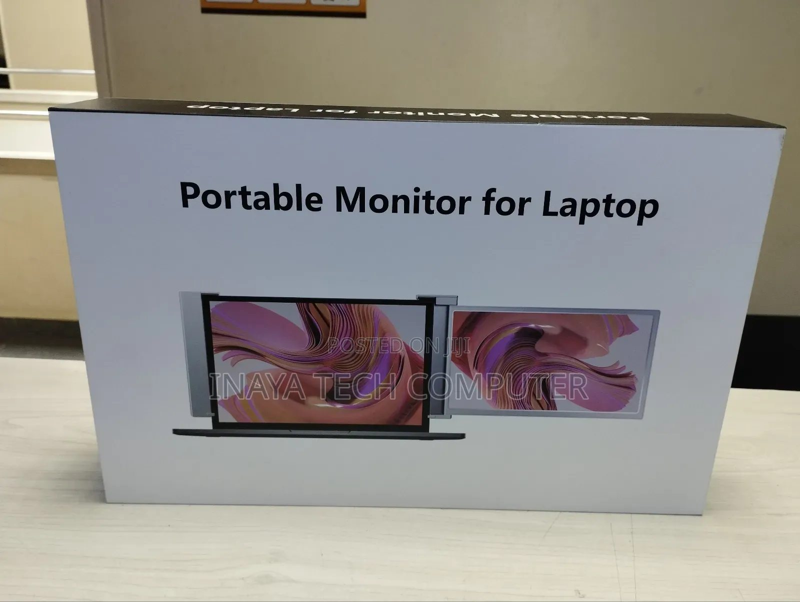 Portable Tri-Screen Monitor