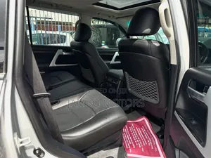 Toyota Land Cruiser 4.5 V8 TD 2019 Silver