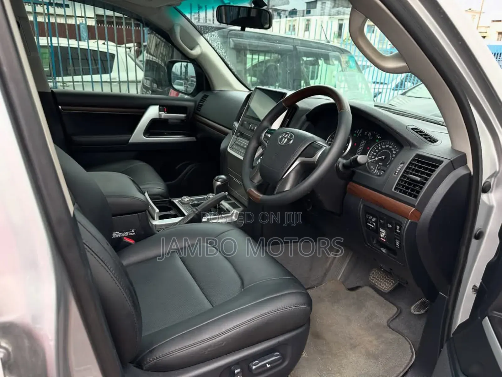 Toyota Land Cruiser 4.5 V8 TD 2019 Silver