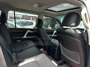 Toyota Land Cruiser 4.5 V8 TD 2019 Silver