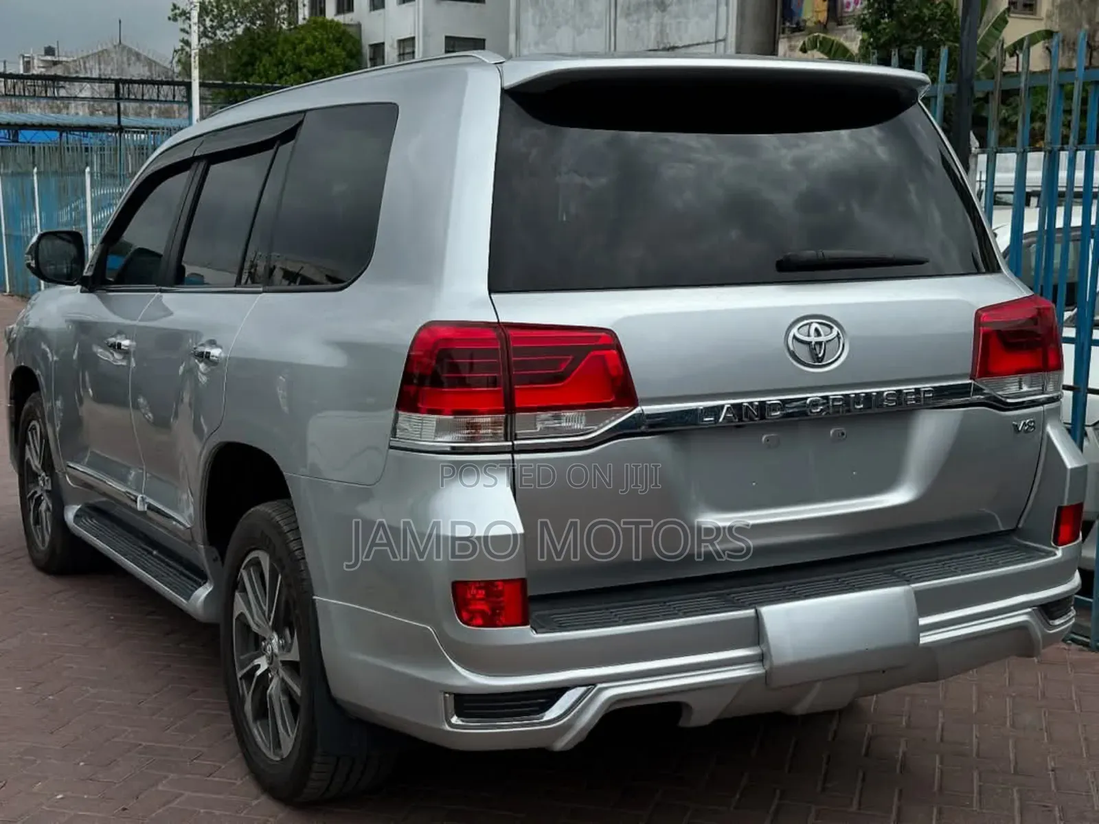 Toyota Land Cruiser 4.5 V8 TD 2019 Silver
