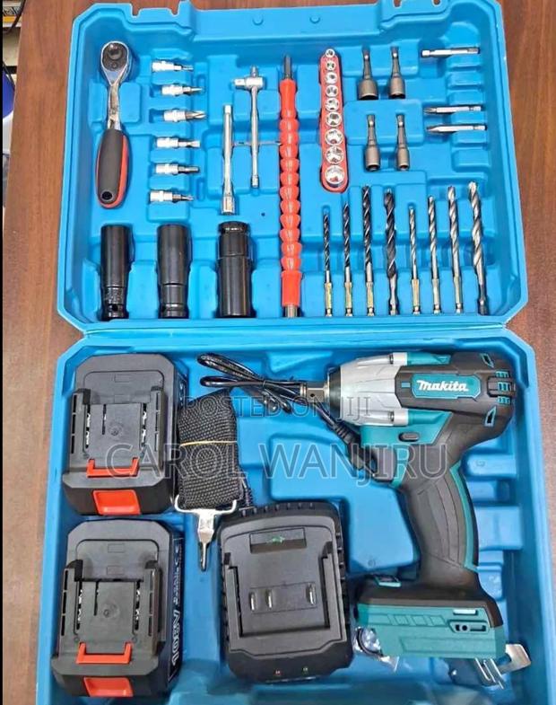 Makita Rechargeable Impact Wrench/ Cordless Impact Wrench.