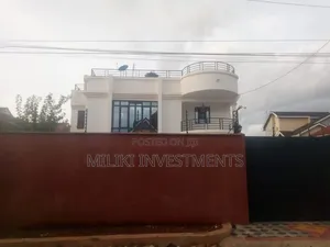 5bdrm Maisonette in Membley Estate for sale