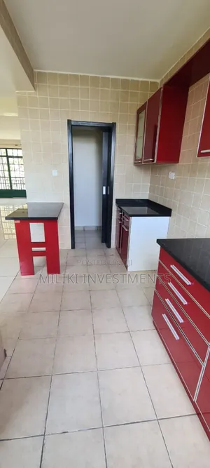 5bdrm Maisonette in Membley Estate for sale