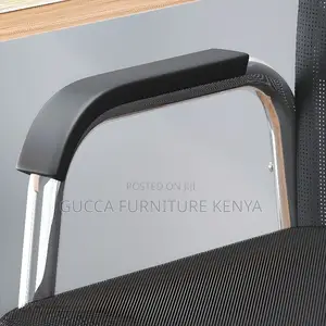 Office Chairs:Simple Task Chair With Back for Meeting Room
