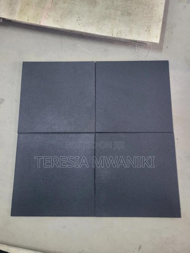 Black  Rubber  Floor  Tile For Gym Purpose - main view