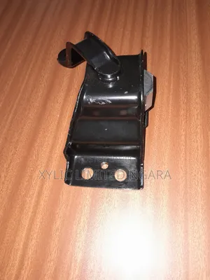 Nissan Tiida Front Engine Mounting