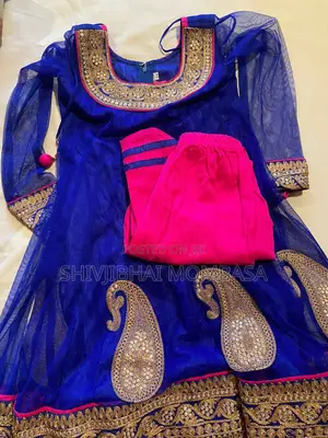 Elegant Silk Dress for Sale at 28,000