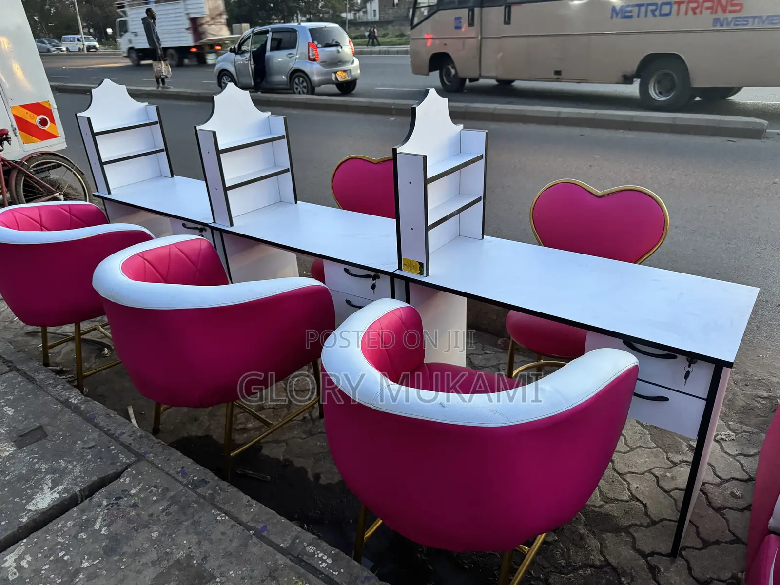 Manicure Desk Table And Manicure Chairs