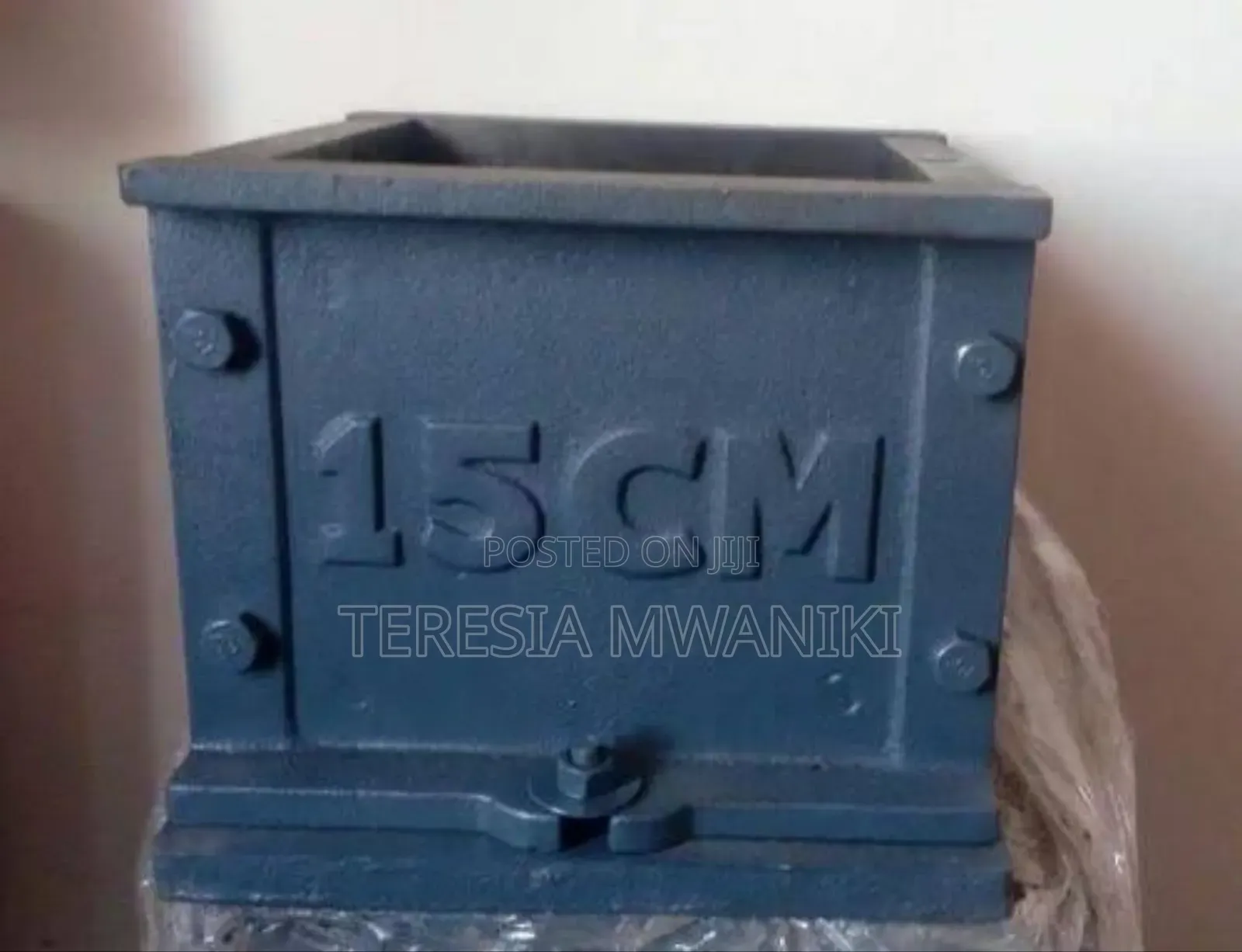 Cast Iron 150mm  4 Part  Cube Mould