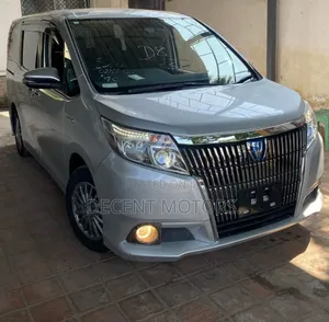 Toyota Esquire 2.0 FWD (7 seater) 2018 Silver