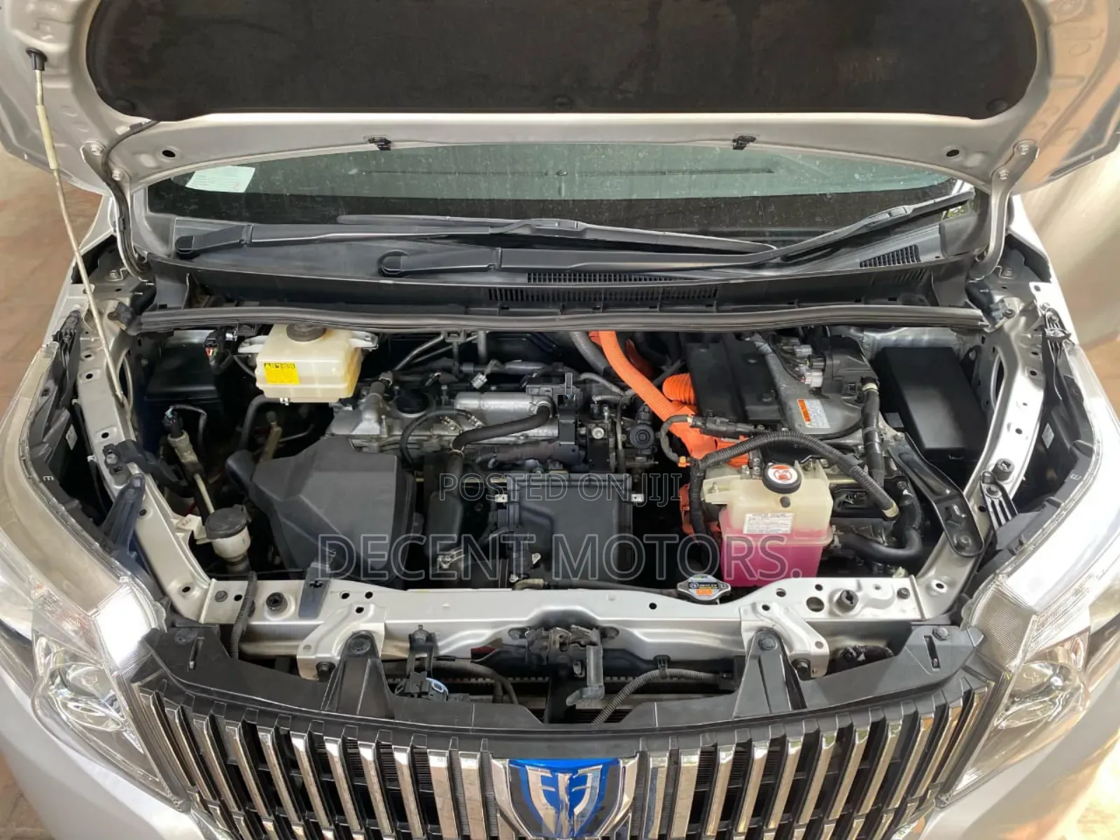 Toyota Esquire 2.0 FWD (7 seater) 2018 Silver