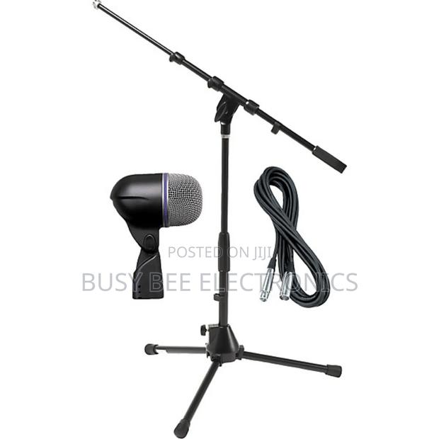 Shure Beta 52a Kick Mic With Cable and Stand - main view