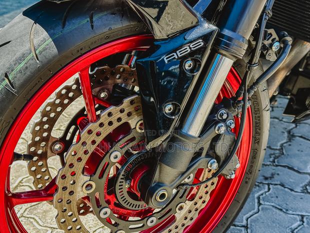 Kawasaki Z900 2018 Red - thumbnail 3