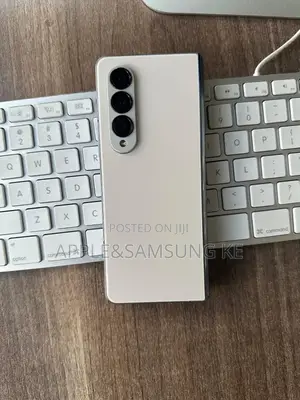 Samsung Galaxy Z Fold4 256 GB Gold