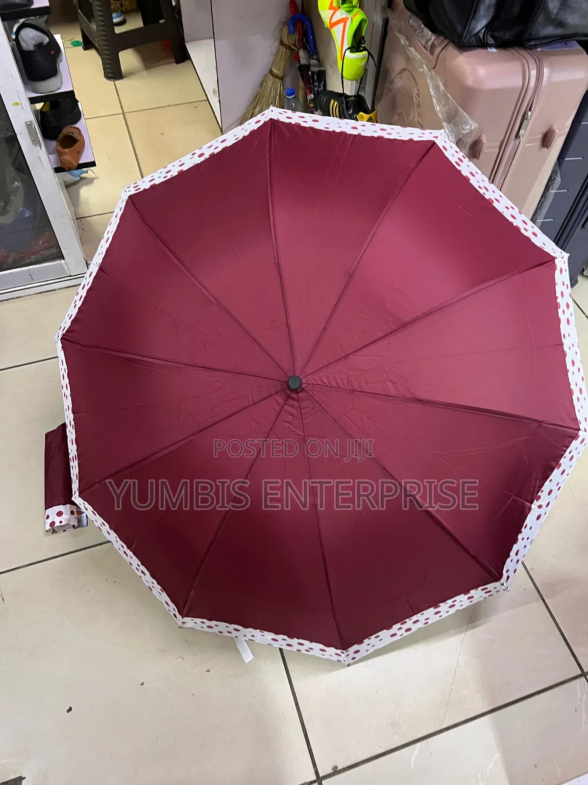Maroon Umbrellas Foldable and Quality at 650 KSH Only