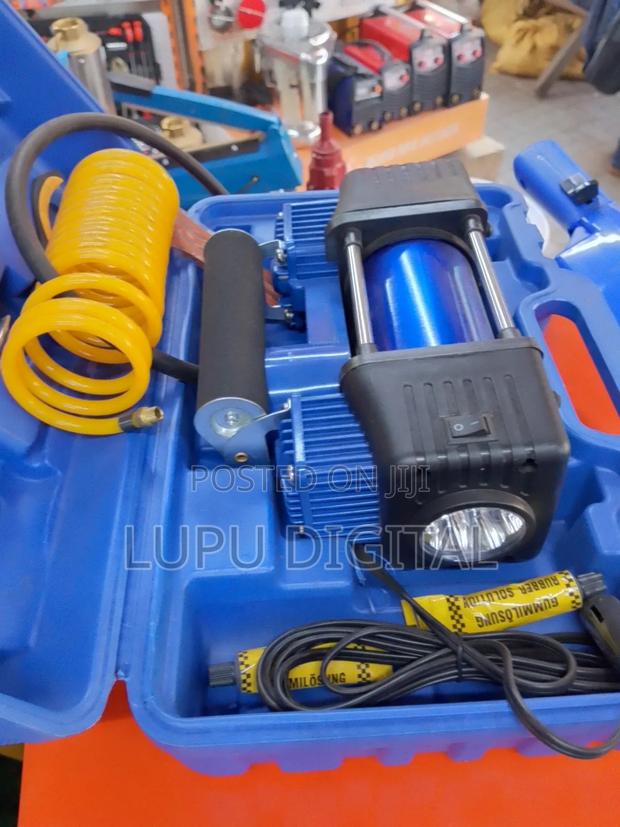 Quality Car Jump Starter - thumbnail 4