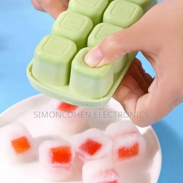 Ice Cube Trays With Lids - thumbnail 3