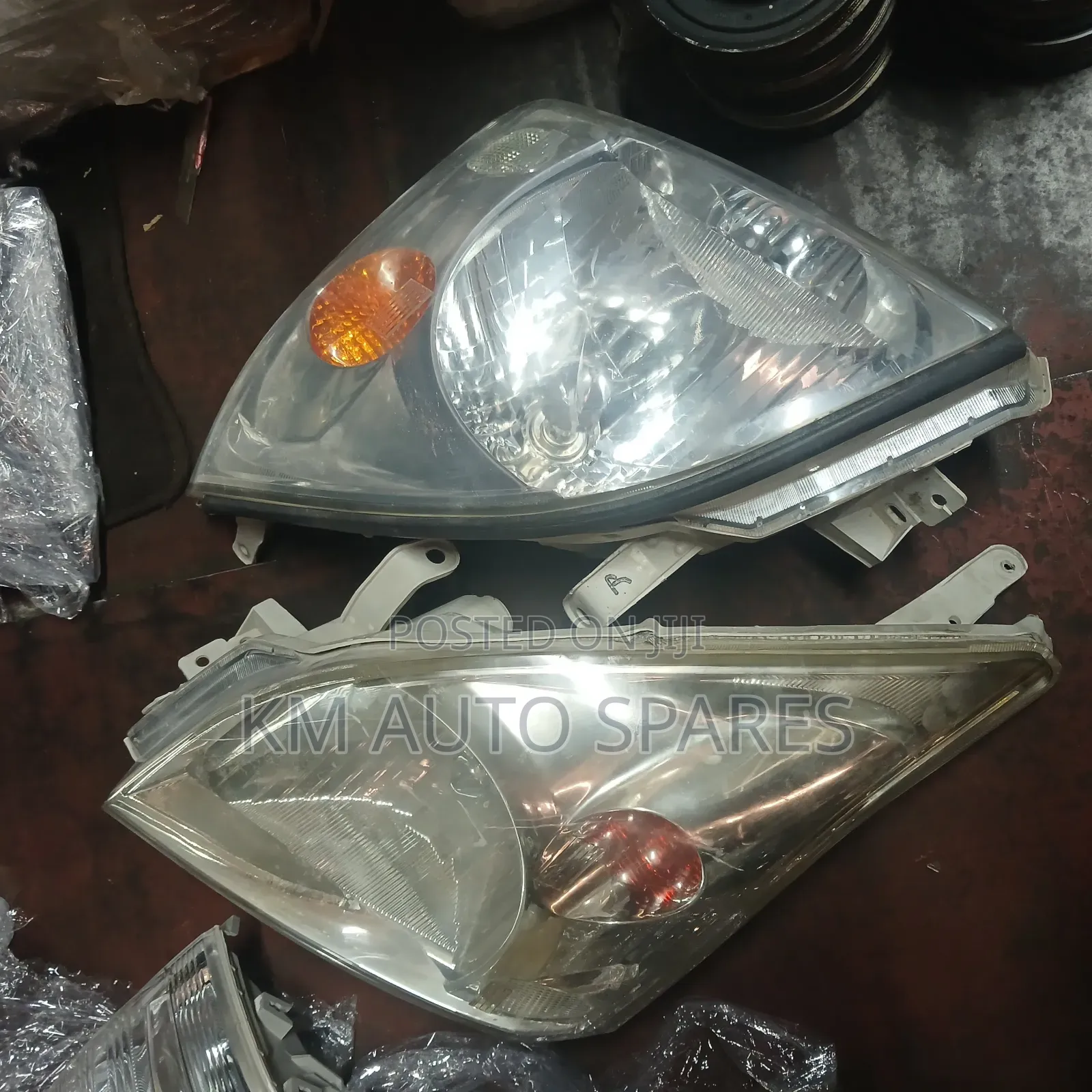Toyota Land Cruiser Prado J120 Head Light.