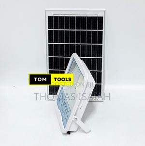 300w High Efficiency Automatic Solar Floodlight - thumbnail 2