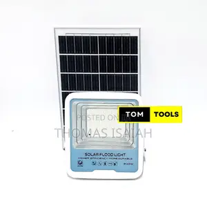 300w High Efficiency Automatic Solar Floodlight
