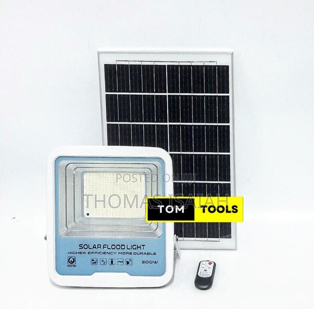 300w High Efficiency Automatic Solar Floodlight - thumbnail 5