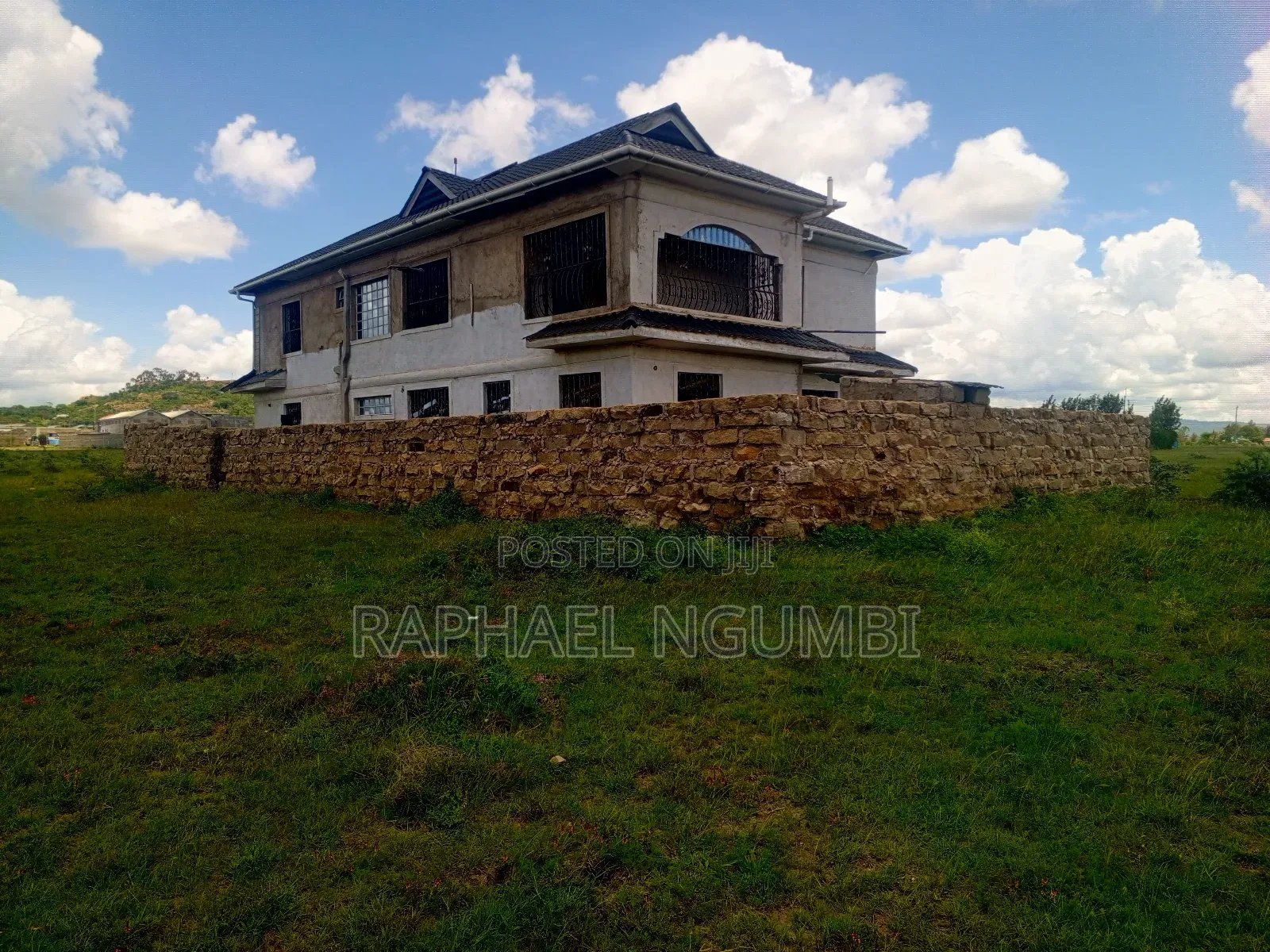 5bdrm House in Komarock (Shrines), Machakos Town for sale