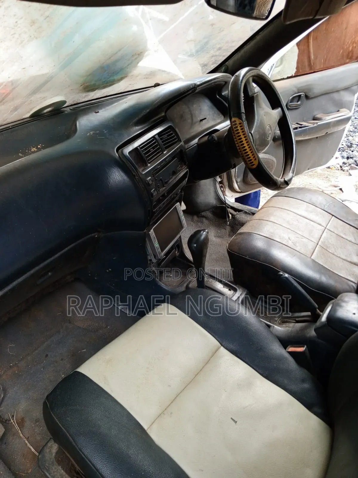 Toyota Corolla 1998 White
