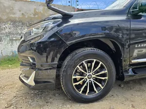 Toyota Land Cruiser Prado 2.8 2019 Black