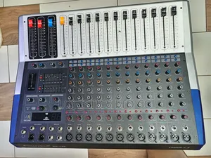 Yamaha Kv120 Pro Mixer 12 Channel Powered Mixer