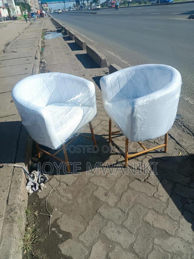 White Styling Seats With Gold Frame  - main view