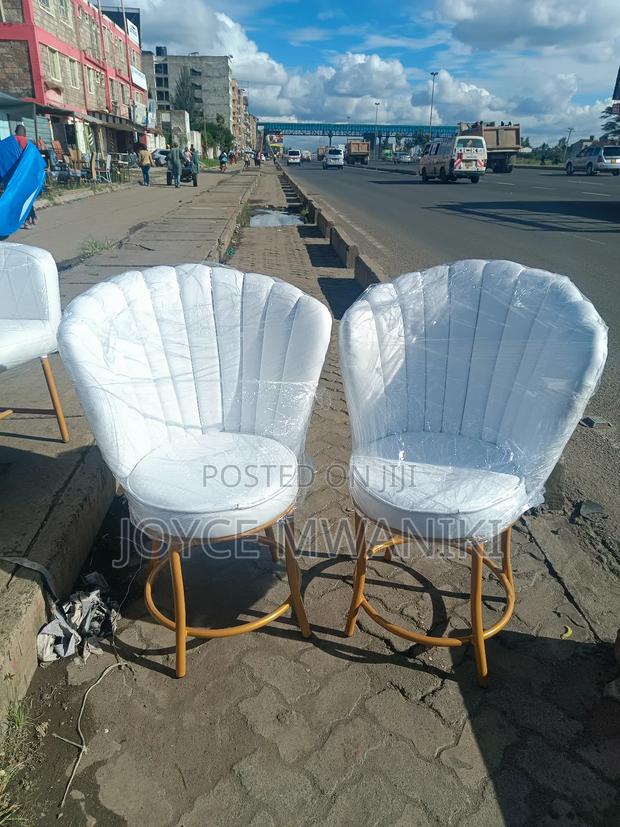 Manicure Flower Seats, White and Gold - main view