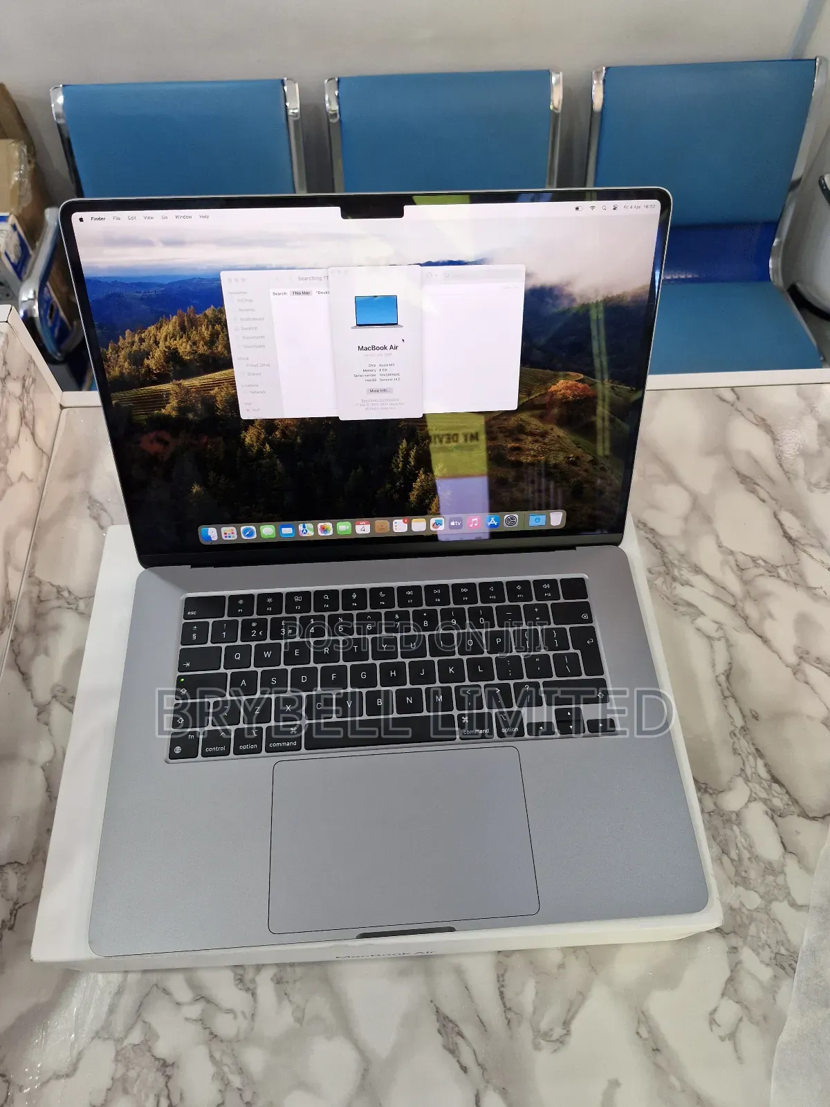 Laptop Apple MacBook Air 2024 M3 15-Inch 8GB Intel Core M3 SSD 256GB