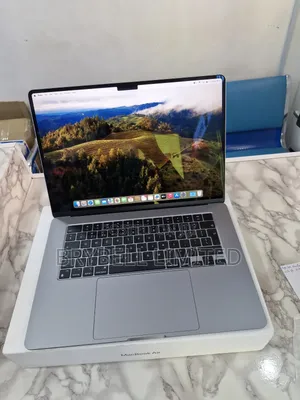 Laptop Apple MacBook Air 2024 M3 15-Inch 8GB Intel Core M3 SSD 256GB