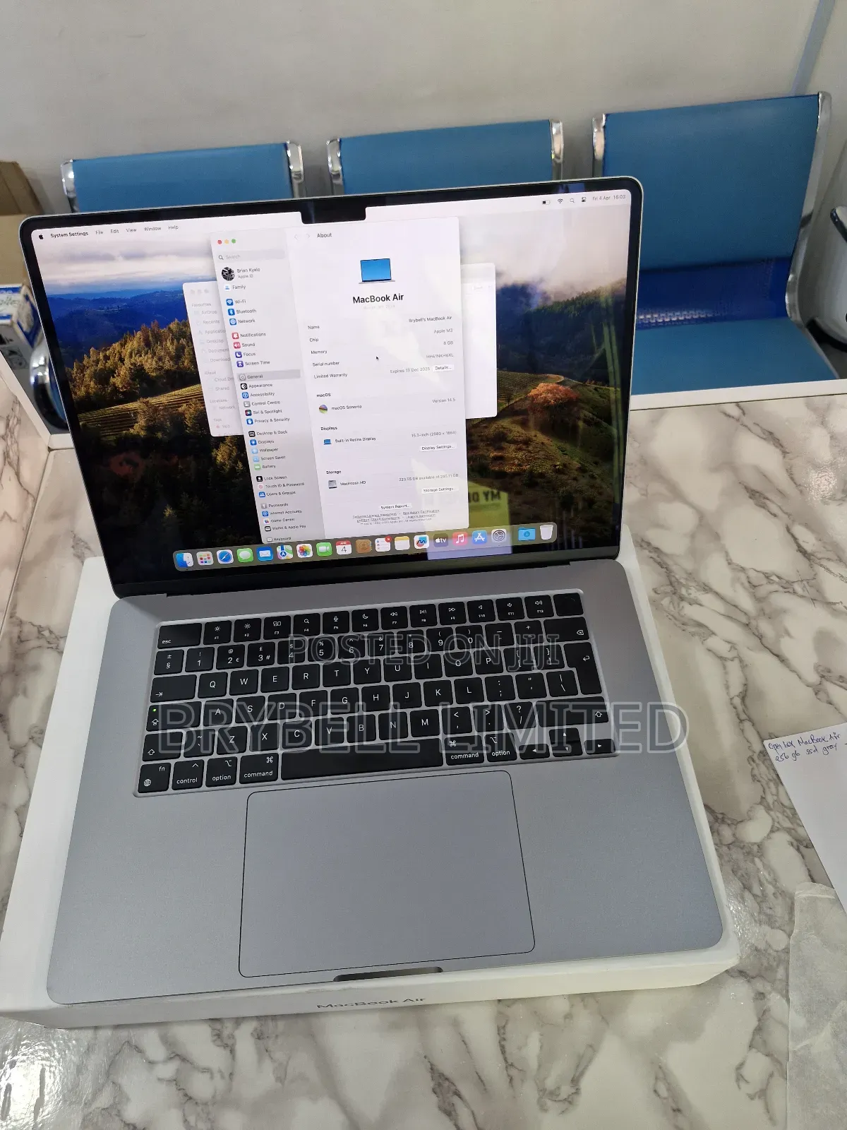 Laptop Apple MacBook Air 2024 M3 15-Inch 8GB Intel Core M3 SSD 256GB