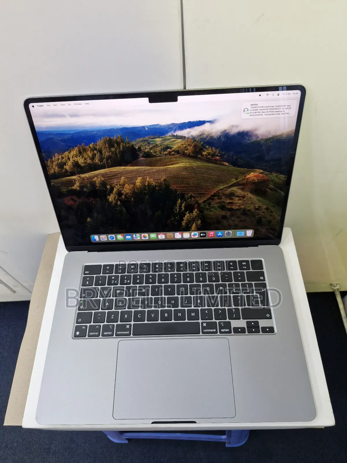 Laptop Apple MacBook Air 2024 M3 15-Inch 8GB Intel Core M3 SSD 256GB