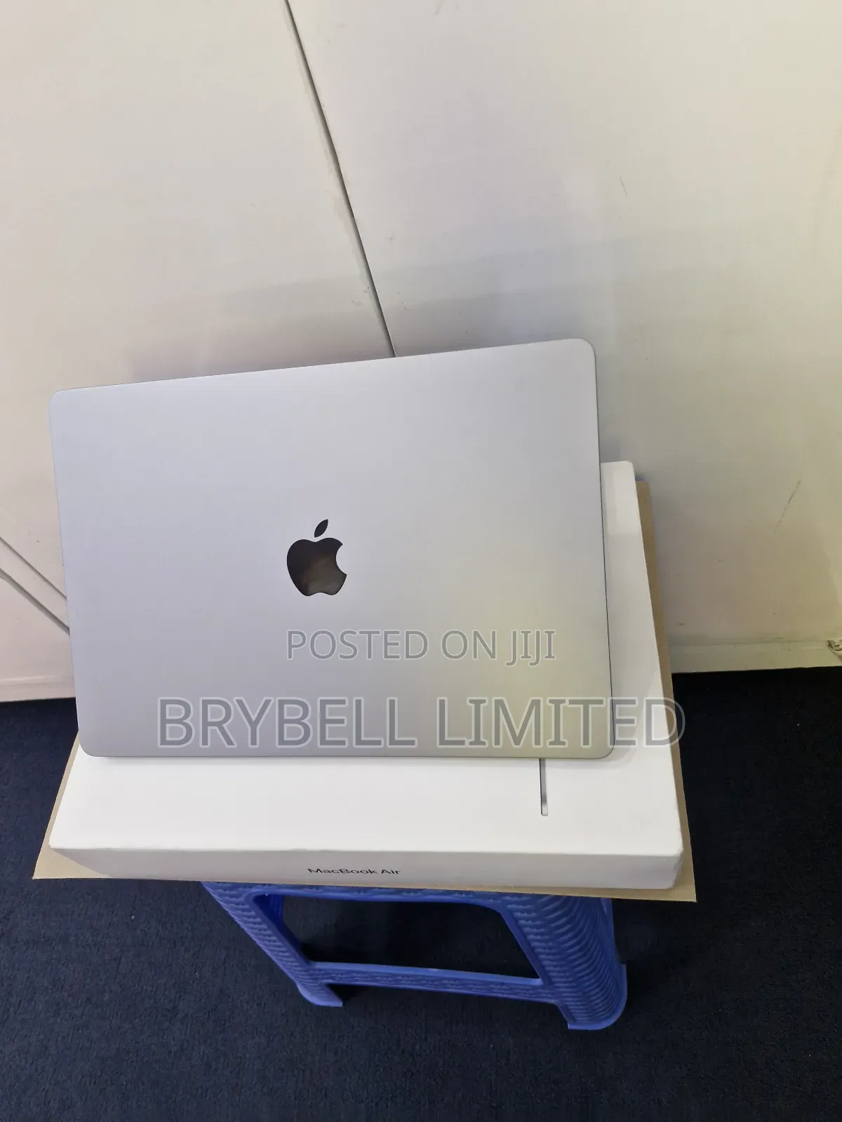 Laptop Apple MacBook Air 2024 M3 15-Inch 8GB Intel Core M3 SSD 256GB