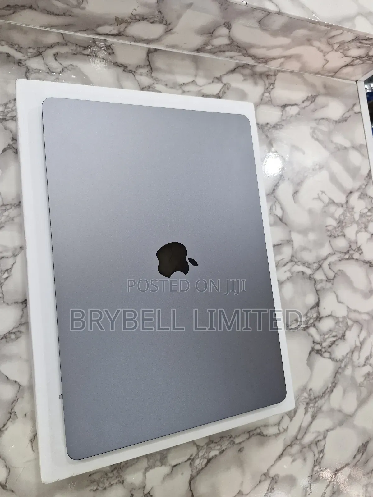 Laptop Apple MacBook Air 2024 M3 15-Inch 8GB Intel Core M3 SSD 256GB