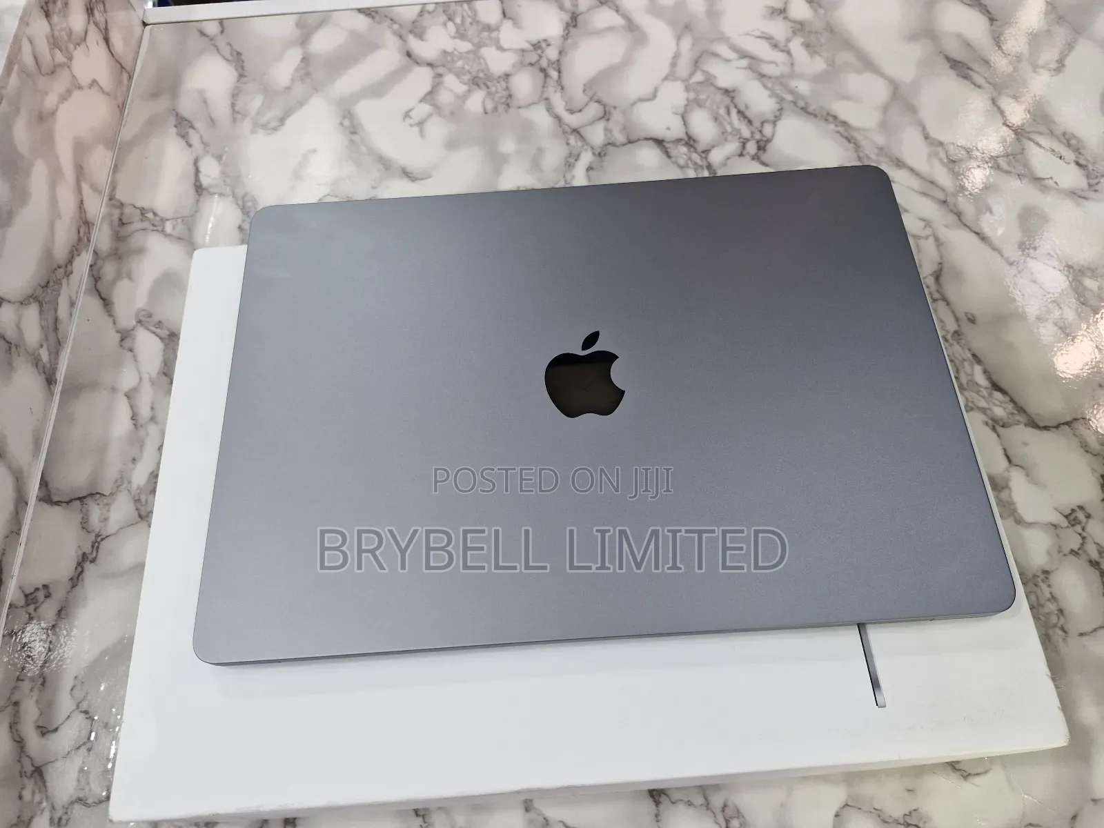 Laptop Apple MacBook Air 2024 M3 15-Inch 8GB Intel Core M3 SSD 256GB