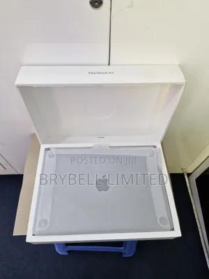 Laptop Apple MacBook Air 2024 M3 15-Inch 8GB Intel Core M3 SSD 256GB
