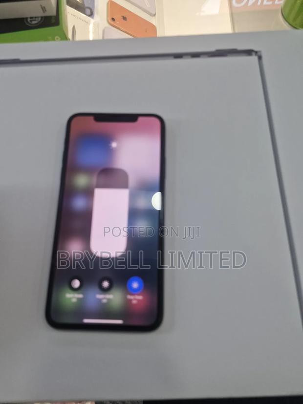 Apple iPhone 11 Pro Max 64 GB Green - thumbnail 4